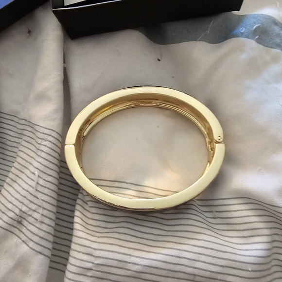 Avon Bracelet - Picture 4 of 5